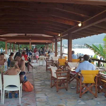 Camping Karavomilos